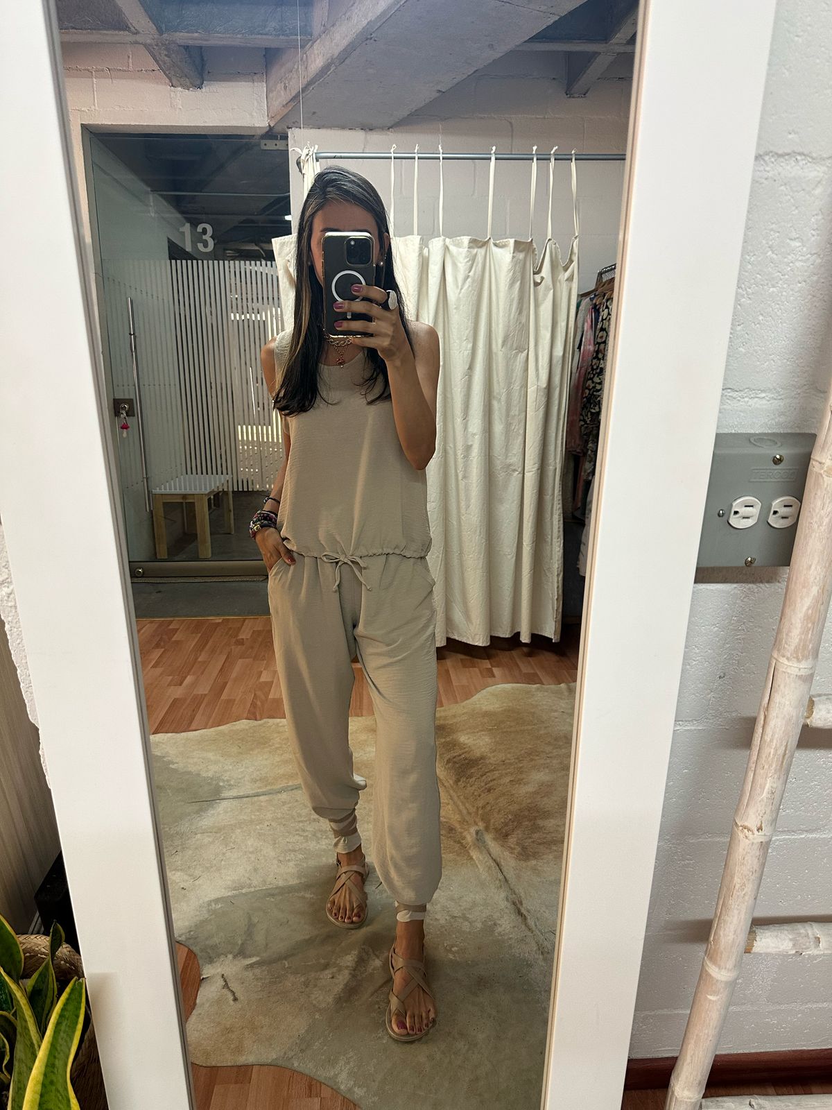 PANTALÓN BEIGE