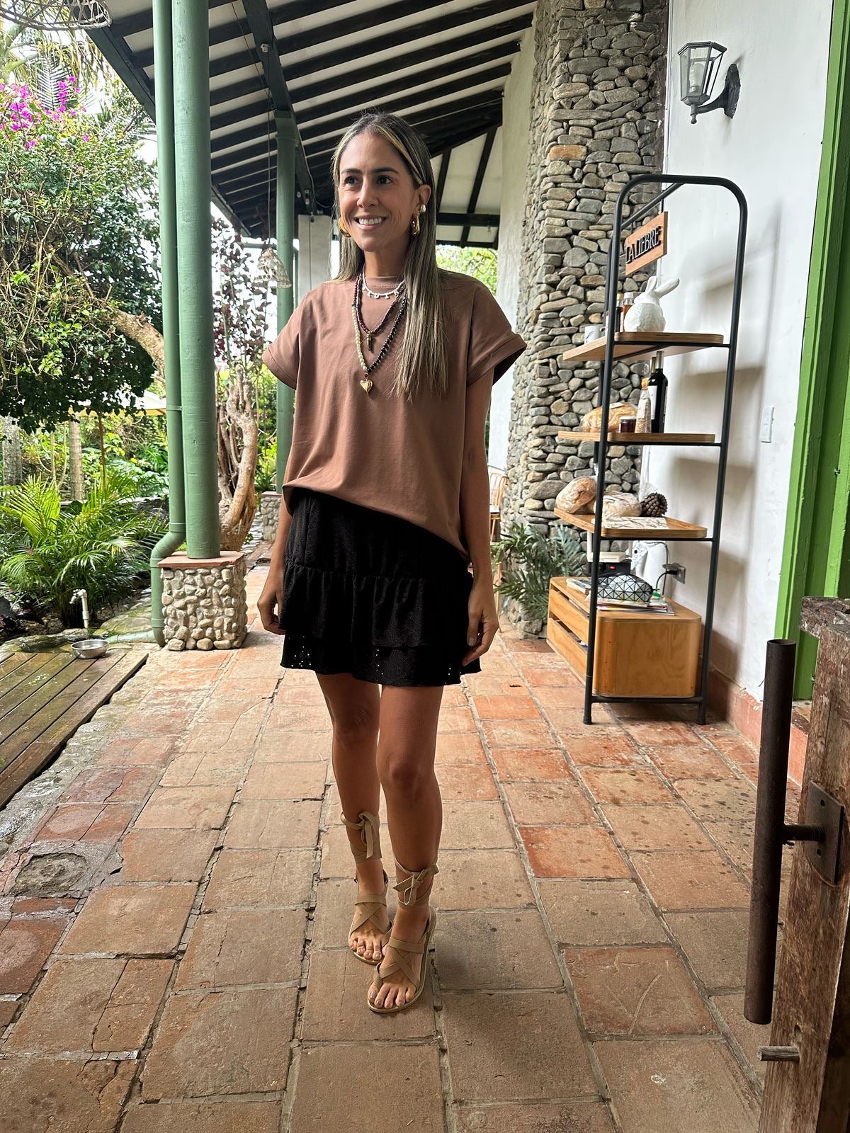 FALDA OJALILLO NEGRA