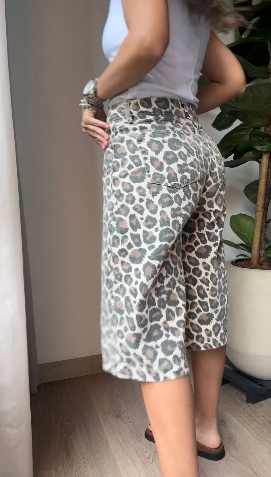 BERMUDA ANIMAL PRINT